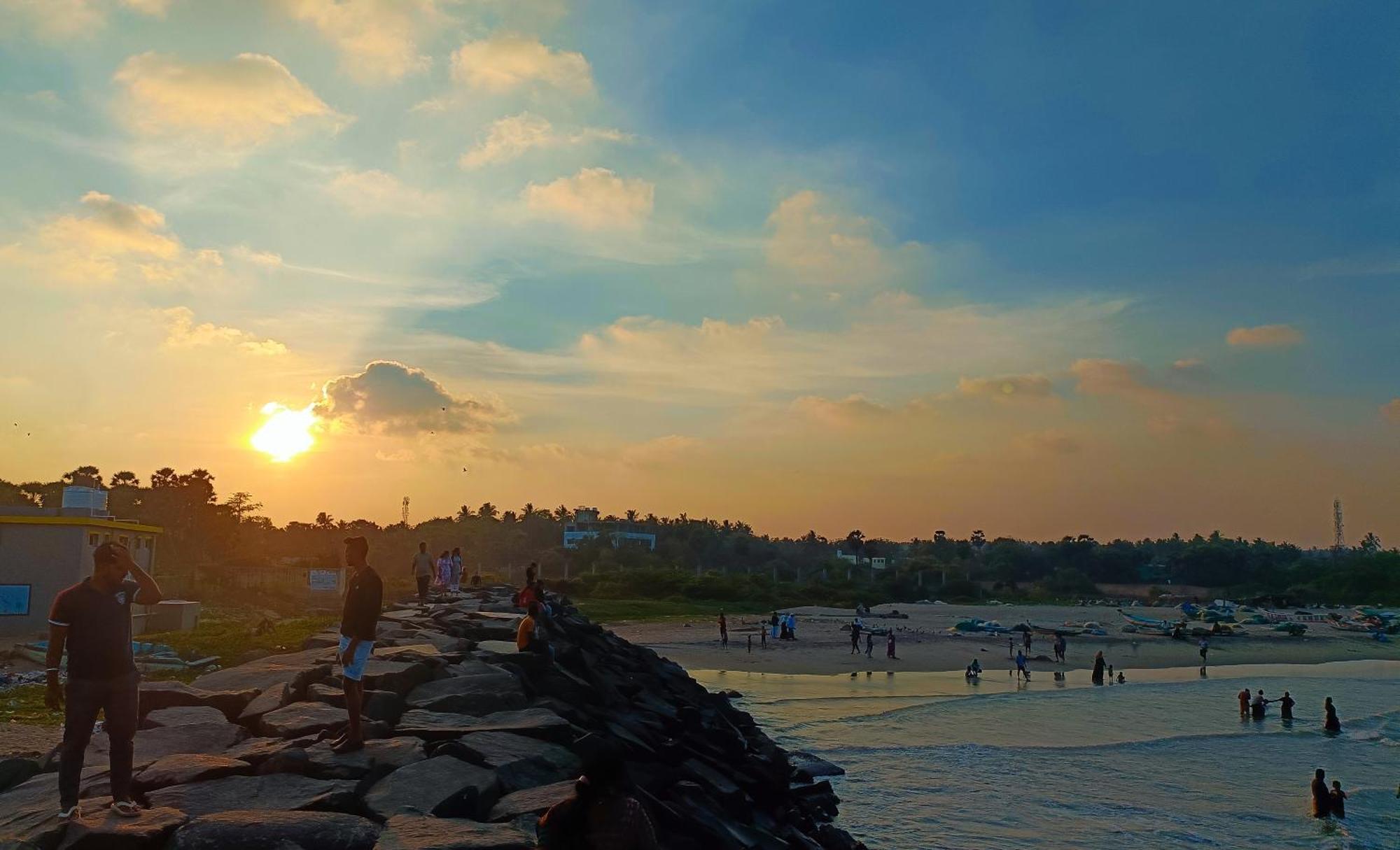The Elite Beachview Puducherry Exterior foto